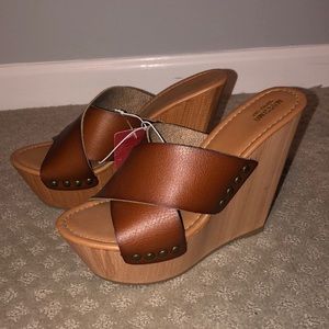 Brown Wedges - Perfect for vacay!